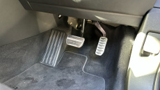 Land Rover Range Rover Evoque 2.0 D200 R-Dynamic SE 5dr Auto Diesel Hatchback